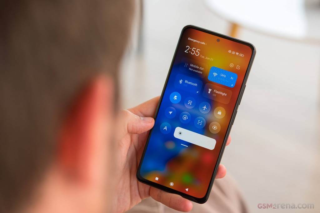 Xiaomi Poco F4 hands-on photo 24