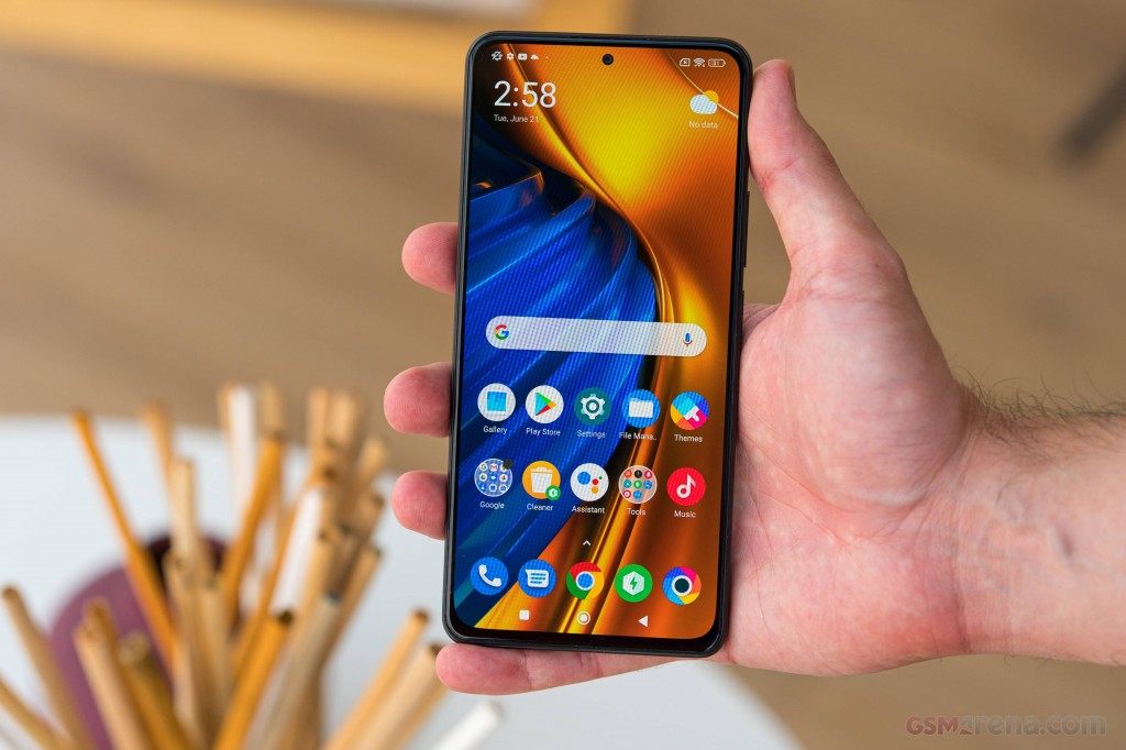 Xiaomi Poco F4 hands-on photo 30
