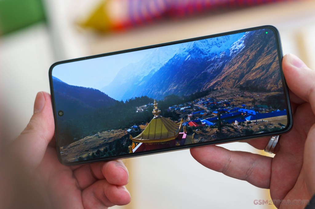 Xiaomi Poco F6 hands-on photo 17