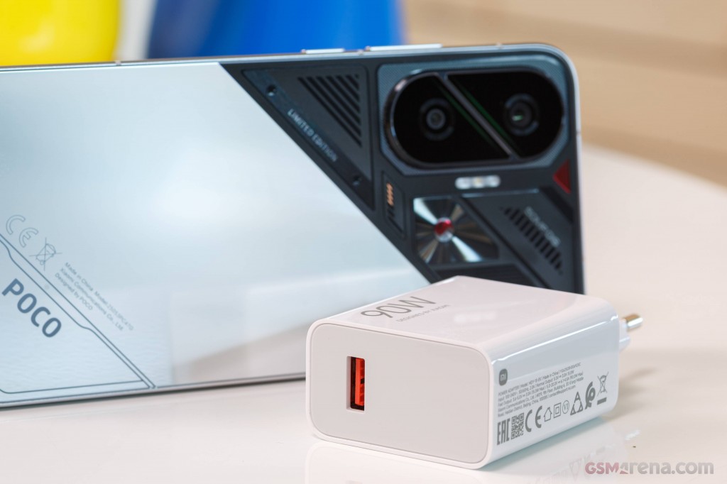 Xiaomi Poco F7 hands-on photo 2