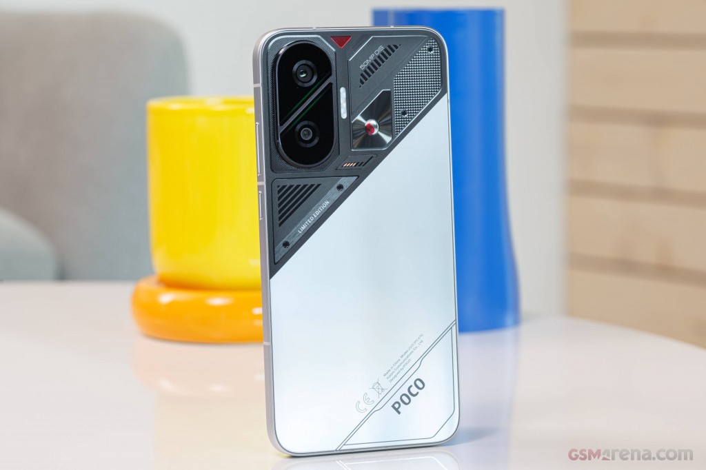 Xiaomi Poco F7 hands-on photo 3