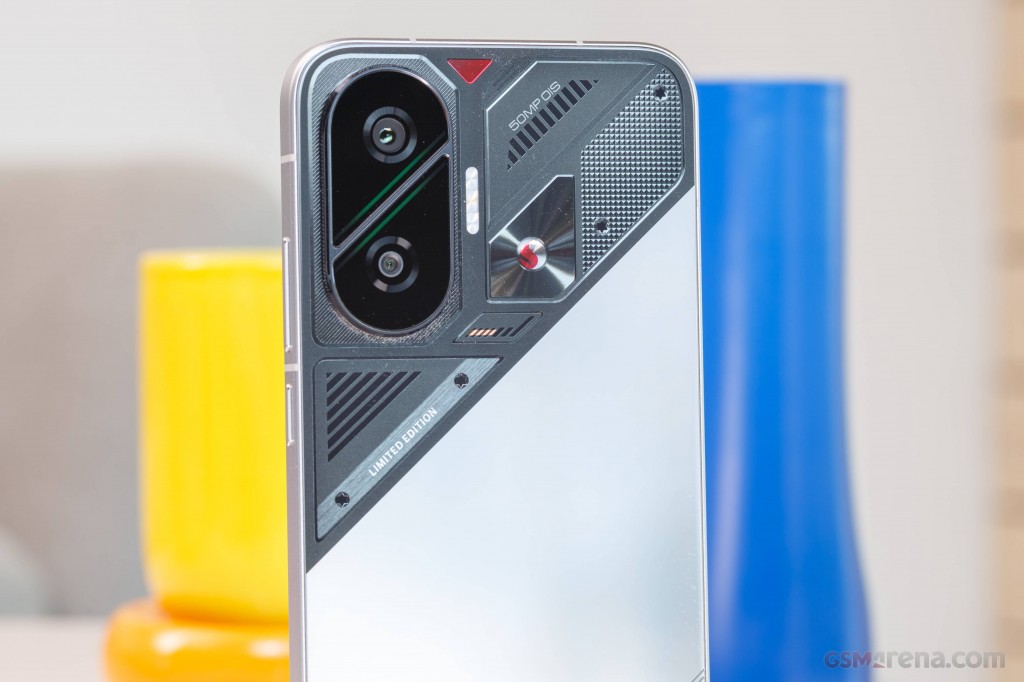 Xiaomi Poco F7 hands-on photo 7