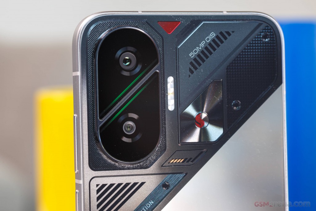 Xiaomi Poco F7 hands-on photo 8