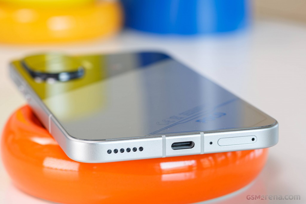 Xiaomi Poco F7 hands-on photo 10