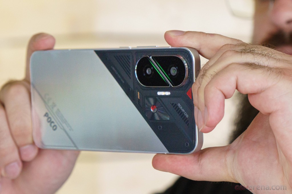 Xiaomi Poco F7 hands-on photo 12