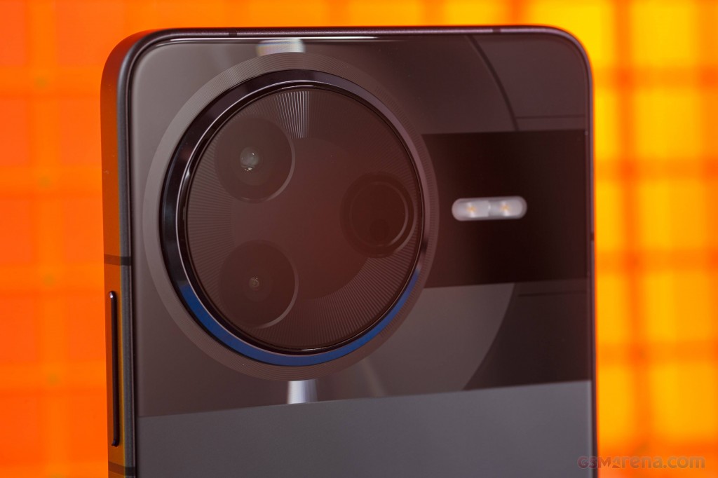 Xiaomi Poco F7 Pro hands-on photo 9