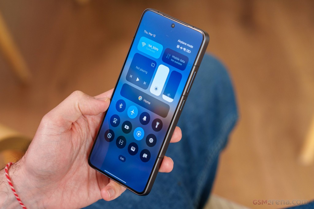Xiaomi Poco F7 Pro hands-on photo 25