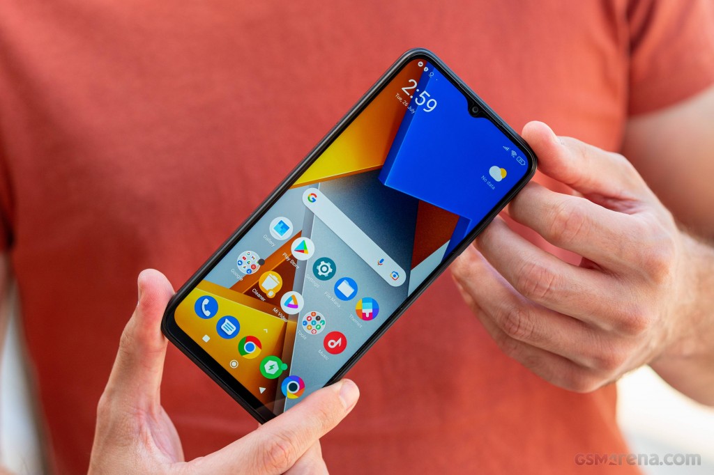 Xiaomi Poco M4 5G hands-on photo 12