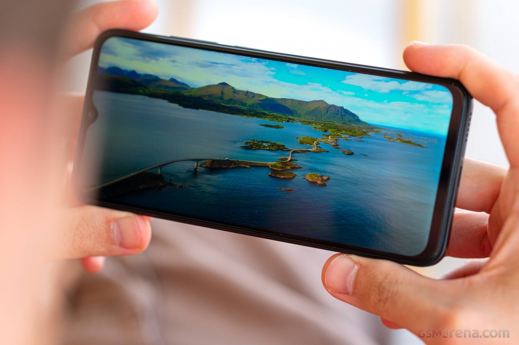 Xiaomi Poco M4 5G hands-on photo 21