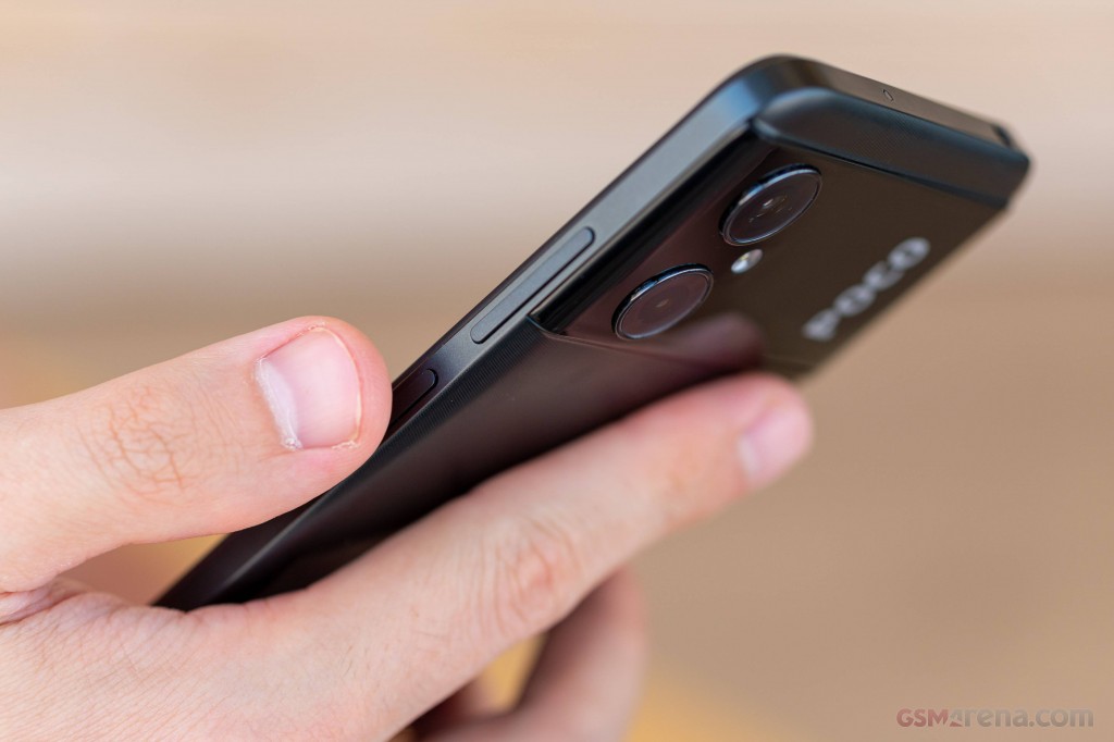 Xiaomi Poco M4 5G hands-on photo 24