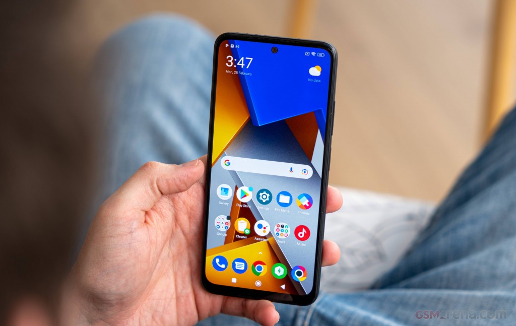 Xiaomi Poco M4 Pro hands-on photo 16