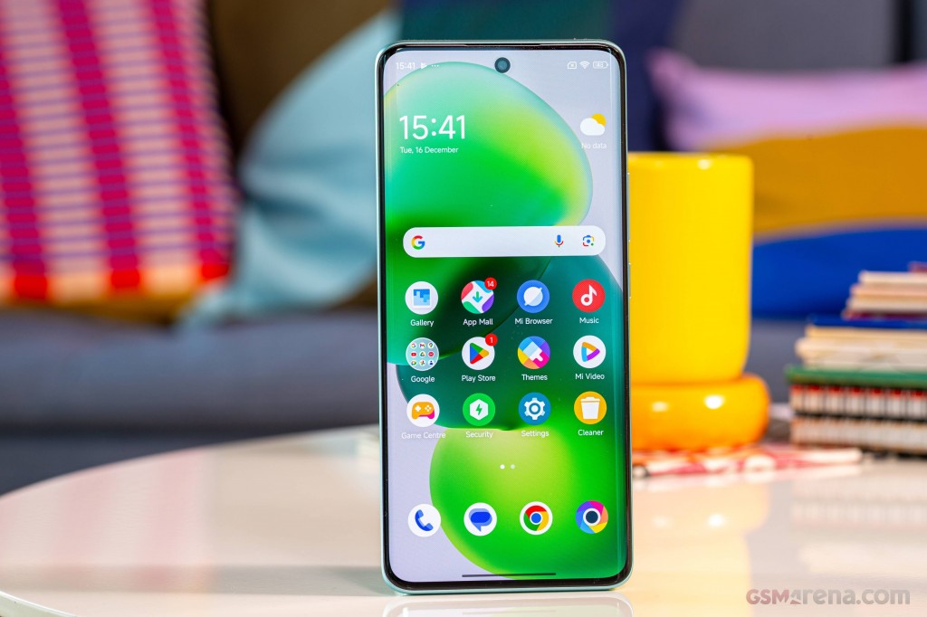 Xiaomi Poco M8 hands-on photo 5