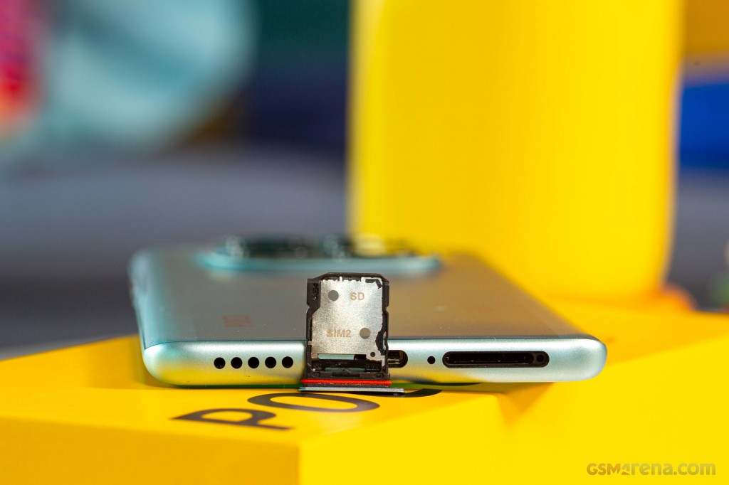 Xiaomi Poco M8 hands-on photo 9