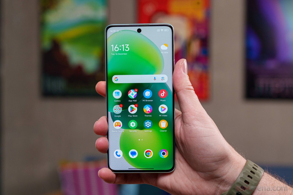 Xiaomi Poco M8 hands-on photo 14