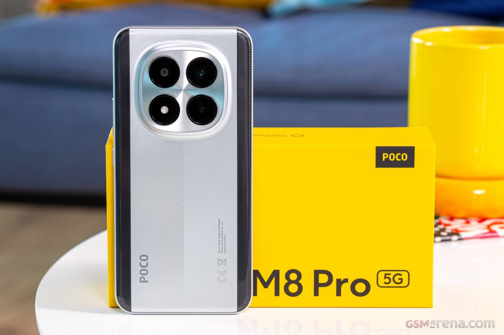 Xiaomi Poco M8 Pro hands-on photo 4
