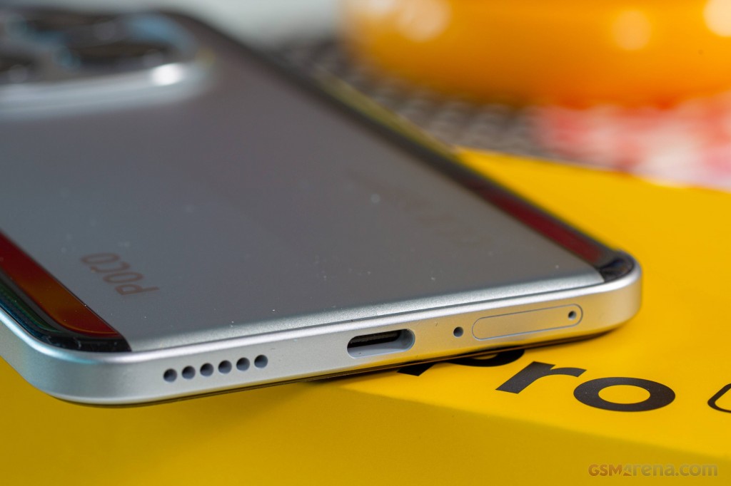 Xiaomi Poco M8 Pro hands-on photo 11
