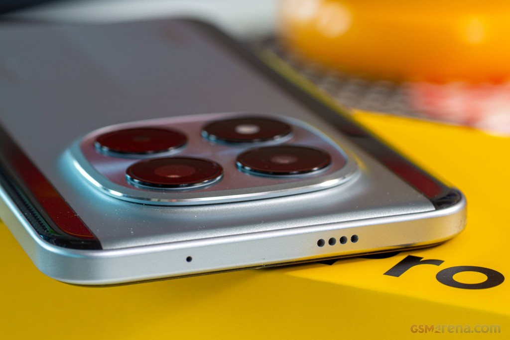Xiaomi Poco M8 Pro hands-on photo 12