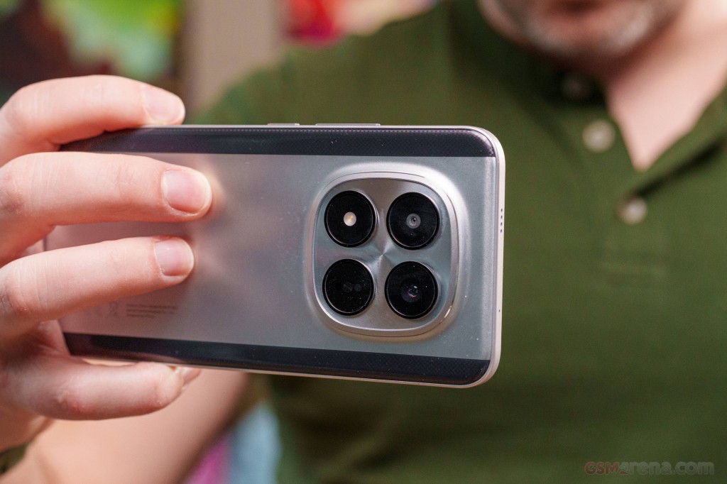 Xiaomi Poco M8 Pro hands-on photo 15