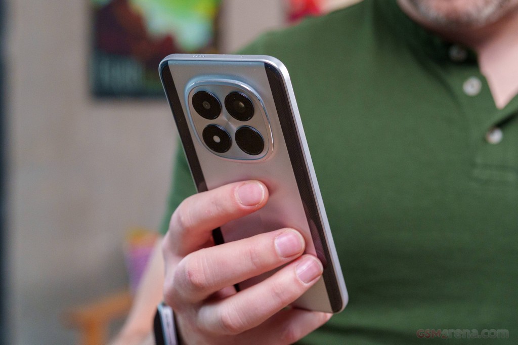 Xiaomi Poco M8 Pro hands-on photo 16