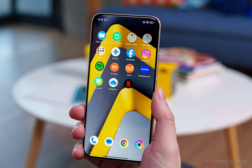 Xiaomi Poco M8 Pro hands-on photo 22