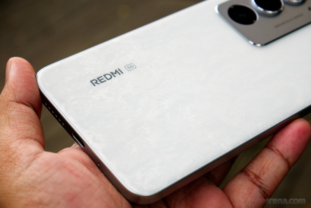 Xiaomi Redmi 15 hands-on photo 1