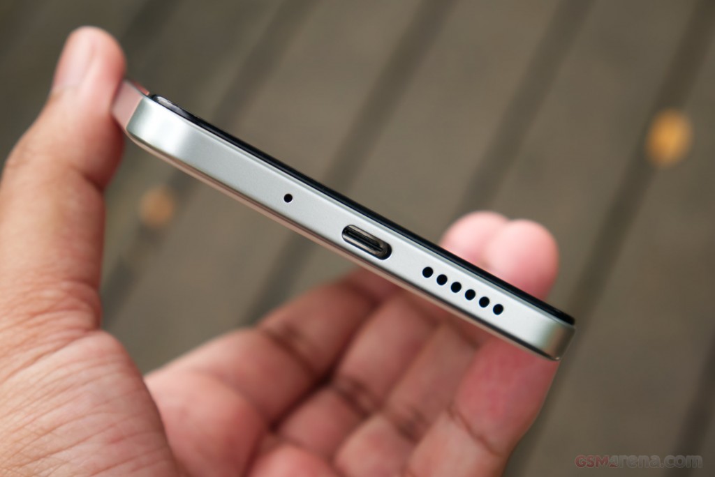 Xiaomi Redmi 15 hands-on photo 9