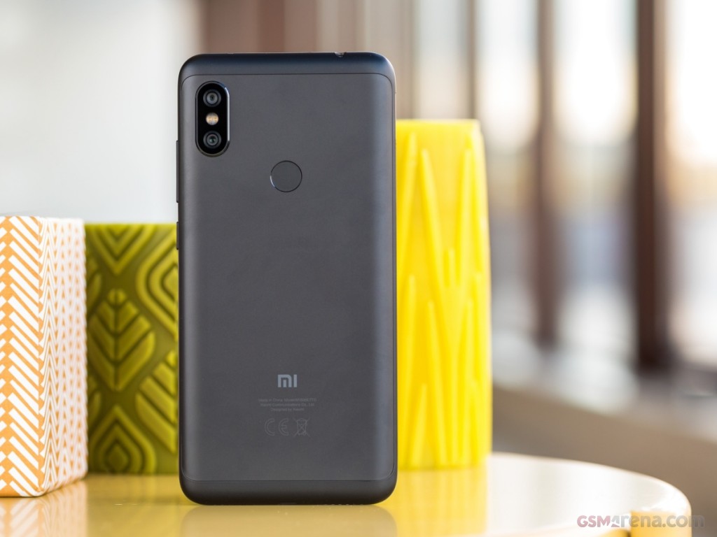 Xiaomi Redmi Note 6 Pro hands-on photo 2