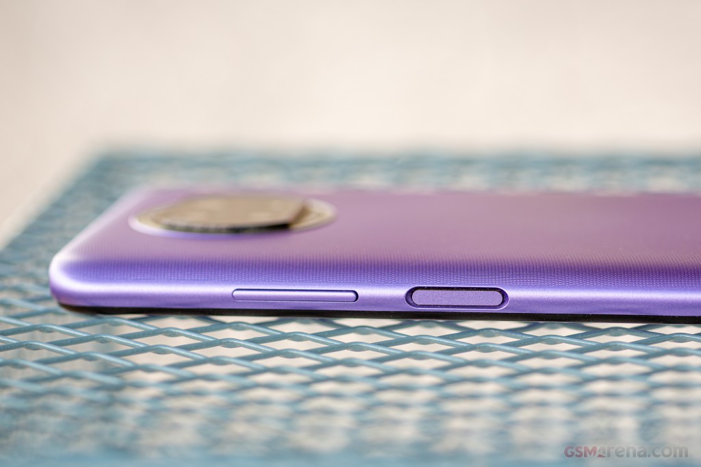 Xiaomi Redmi Note 9T hands-on photo 2
