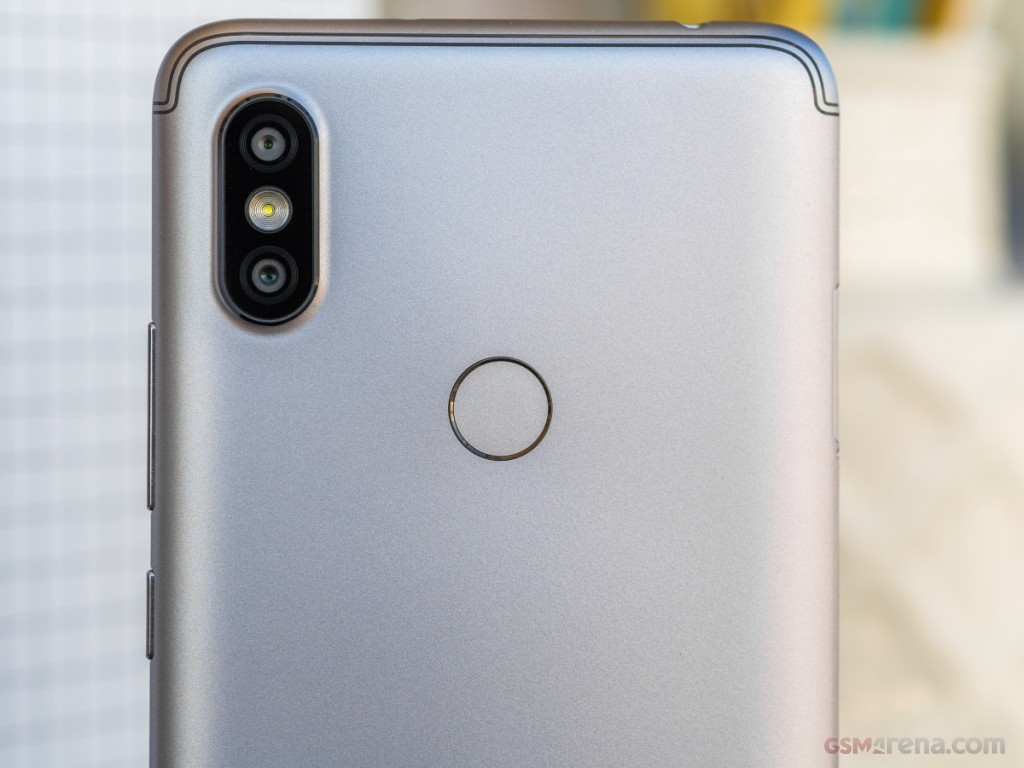 Xiaomi Redmi S2 (Redmi Y2) hands-on photo 5