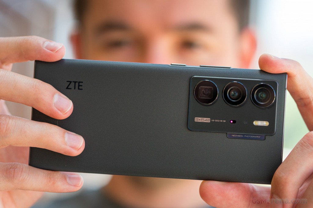 ZTE Axon 40 Ultra hands-on photo 17