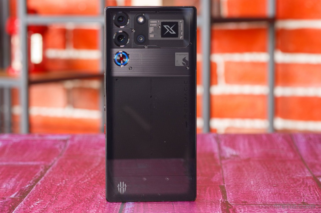 ZTE nubia RedMagic 10 Pro hands-on photo 7