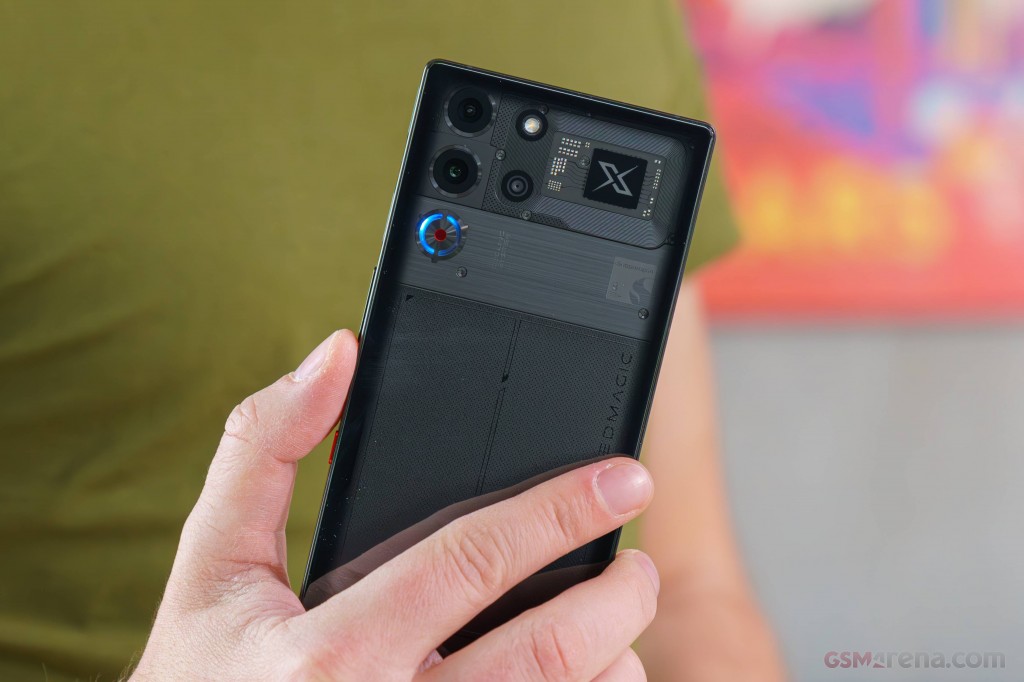 ZTE nubia RedMagic 10 Pro hands-on photo 9