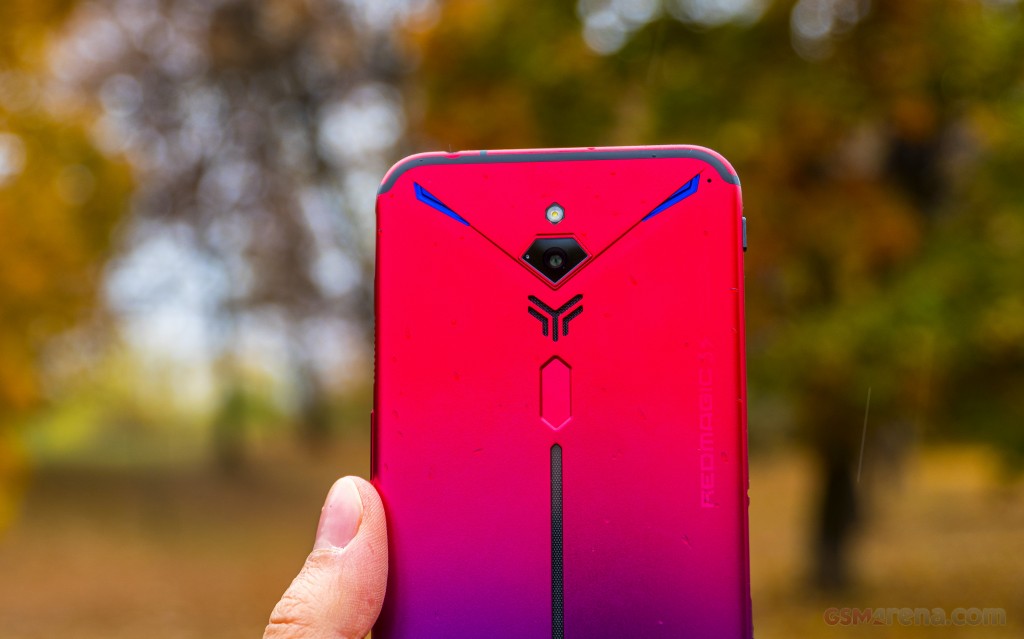 ZTE nubia RedMagic 3S hands-on photo 2