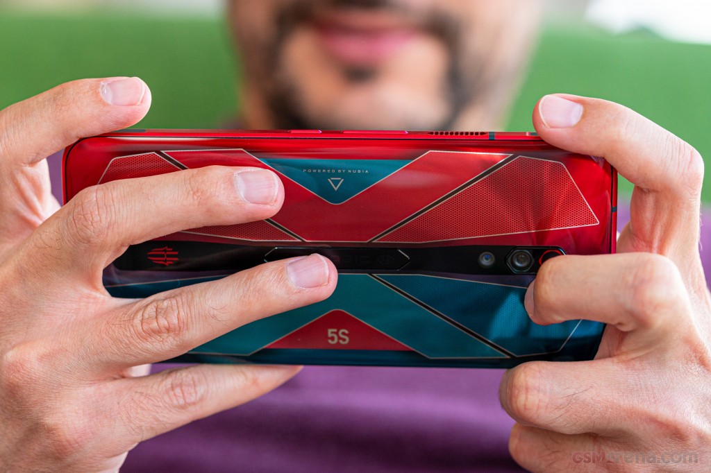 ZTE nubia RedMagic 5S hands-on photo 24