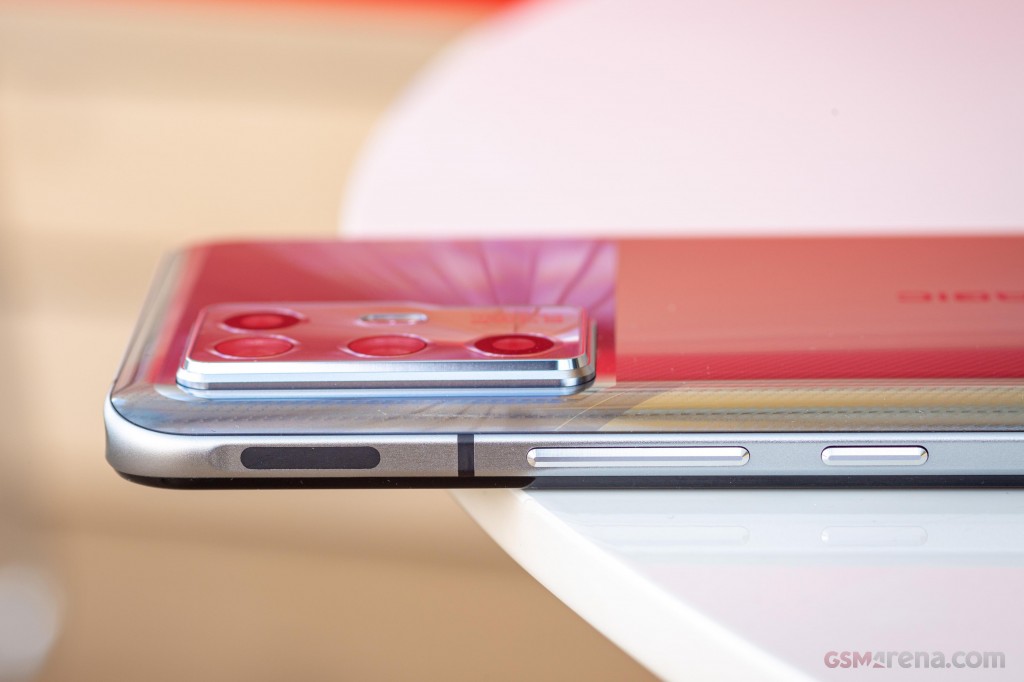ZTE nubia RedMagic 6R hands-on photo 4