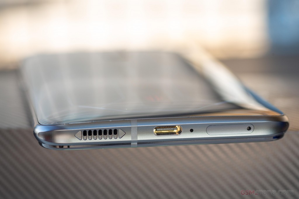 ZTE nubia RedMagic 6s Pro hands-on photo 4