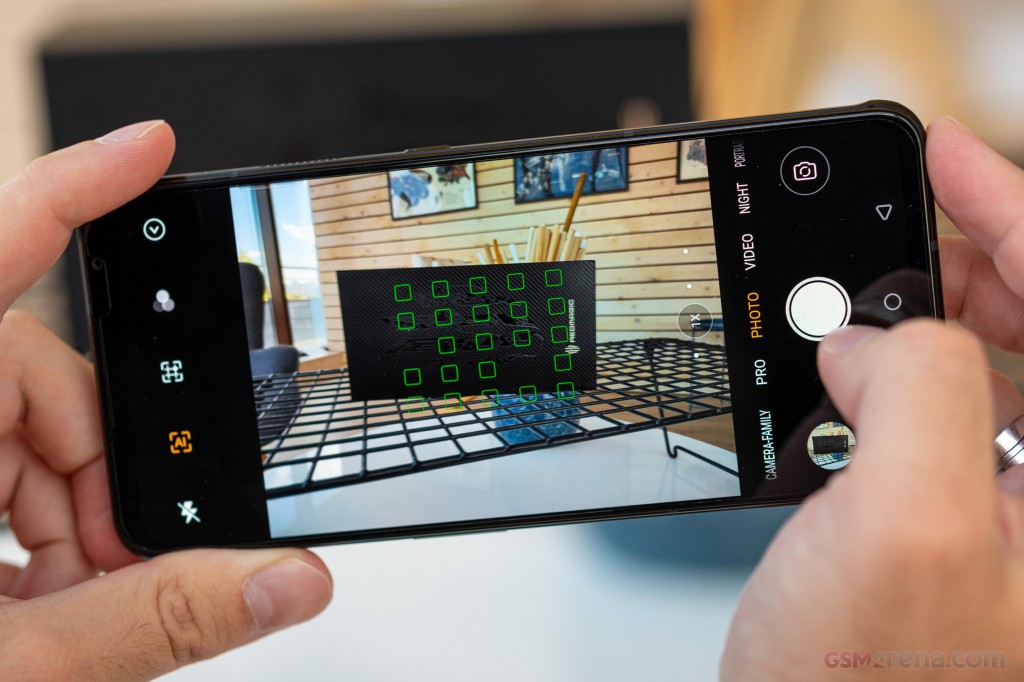 ZTE nubia RedMagic 6s Pro hands-on photo 17