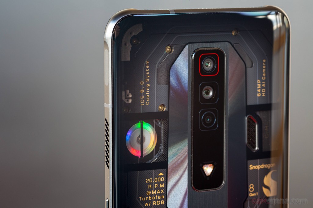 ZTE nubia RedMagic 7 hands-on photo 5