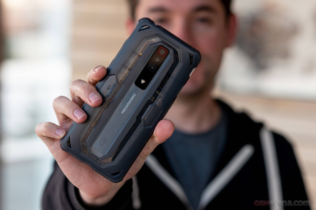 ZTE nubia RedMagic 7 hands-on photo 7