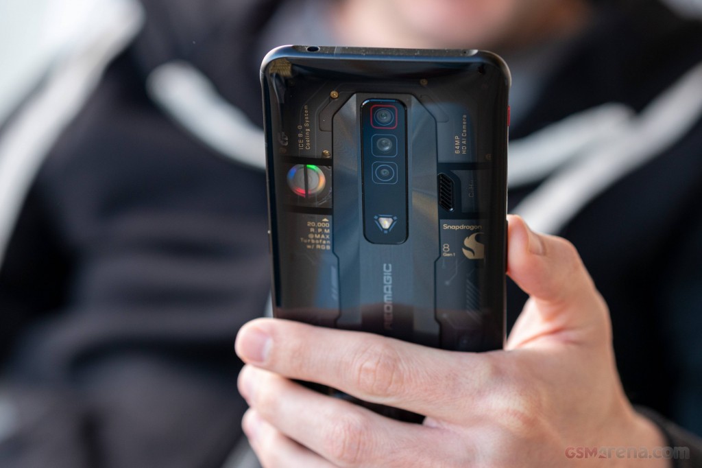 ZTE nubia RedMagic 7 hands-on photo 8