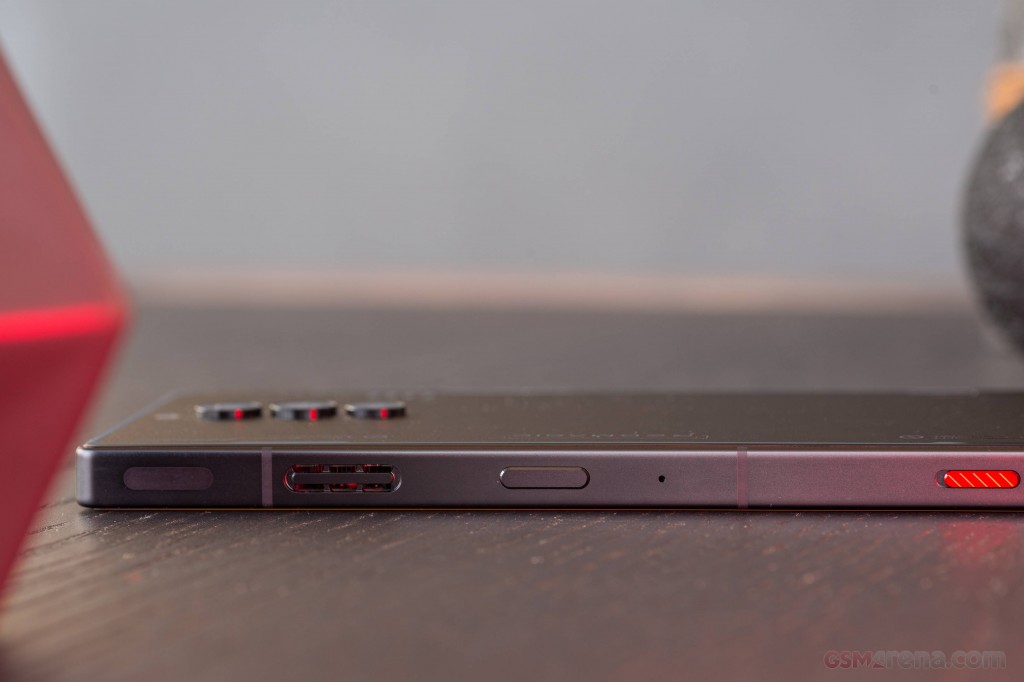 ZTE nubia RedMagic 8 Pro hands-on photo 10