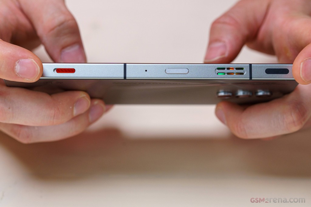 ZTE nubia RedMagic 8S Pro hands-on photo 32