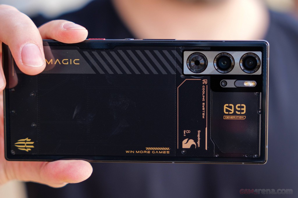 ZTE nubia RedMagic 9 Pro hands-on photo 19