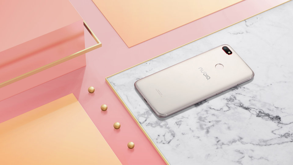 ZTE nubia V18 view 6