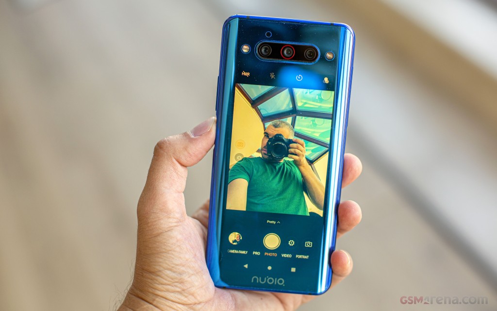 ZTE nubia Z20 hands-on photo 4
