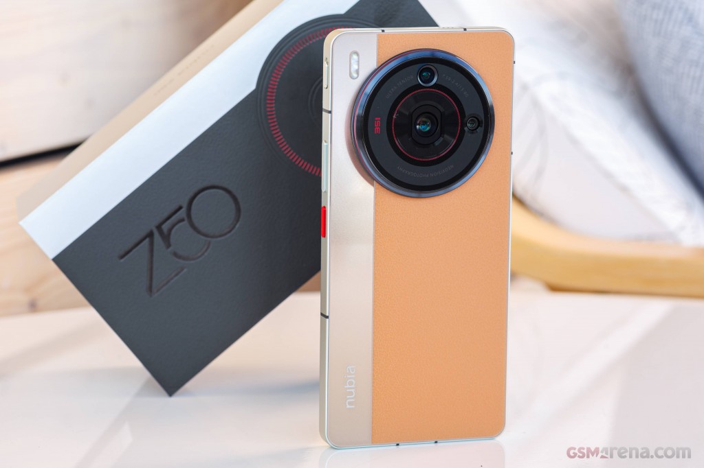 ZTE nubia Z50S Pro hands-on photo 3