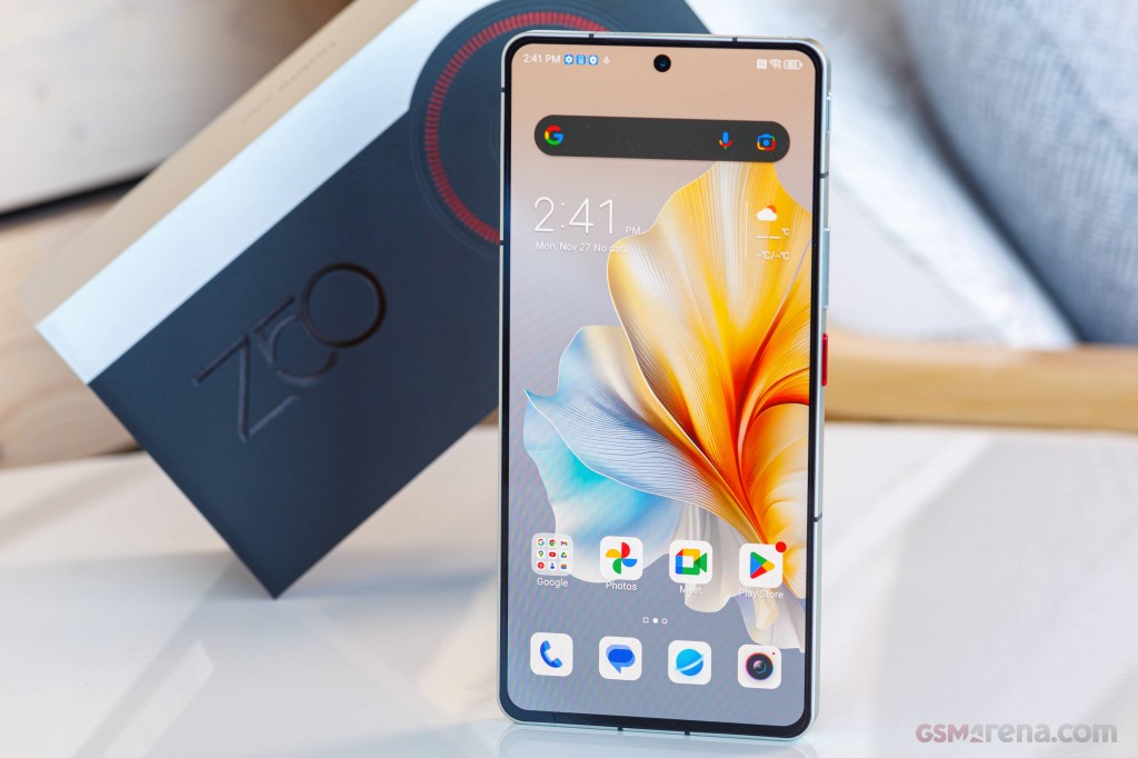ZTE nubia Z50S Pro hands-on photo 4