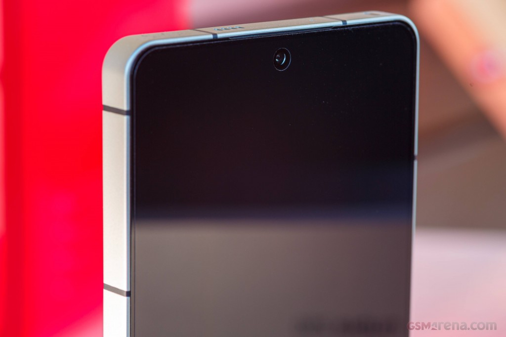 ZTE nubia Z50S Pro hands-on photo 8