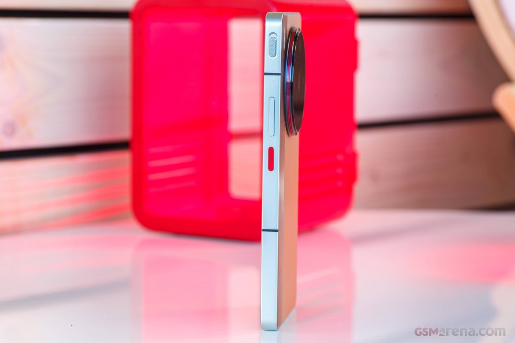 ZTE nubia Z50S Pro hands-on photo 11