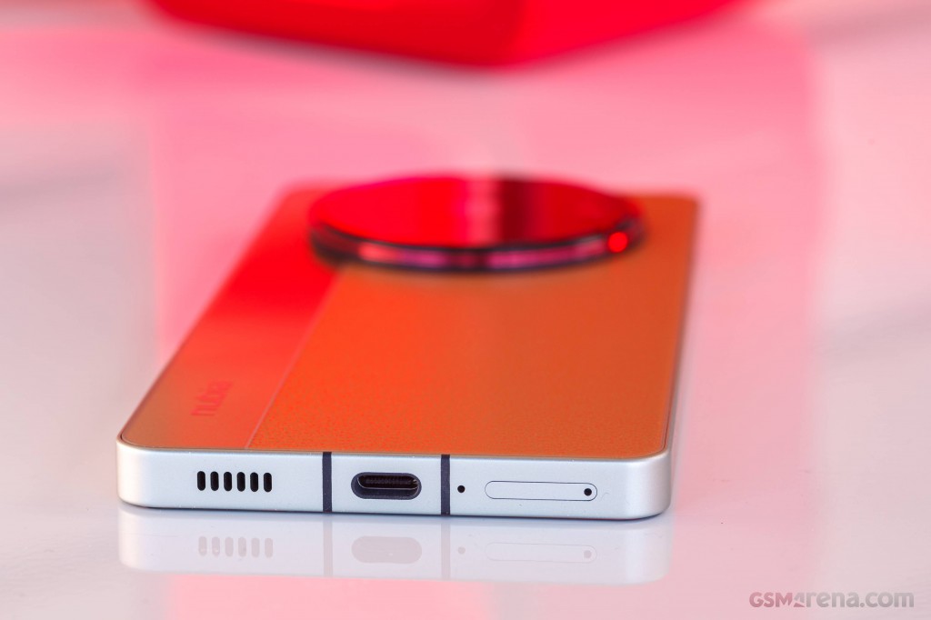 ZTE nubia Z50S Pro hands-on photo 14